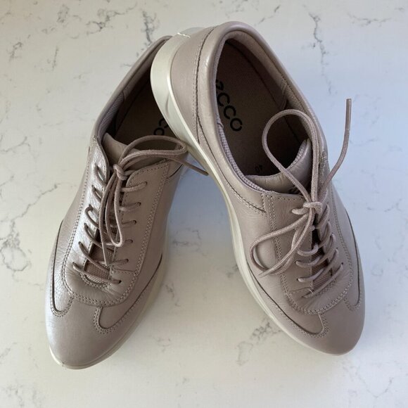 Ecco Soft 7 Casual Lo Cut Leather Lace Up Sneakers Neutral Soft Grey Sz 40 - Picture 2 of 13